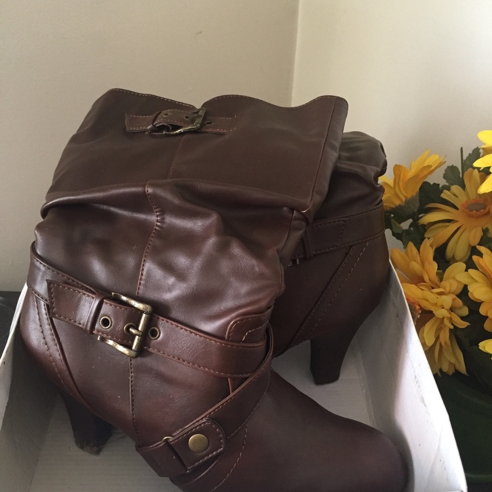 Ladies wide calf boots